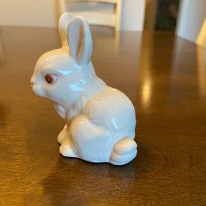 4" tall porcelain bunny rabbit figuine